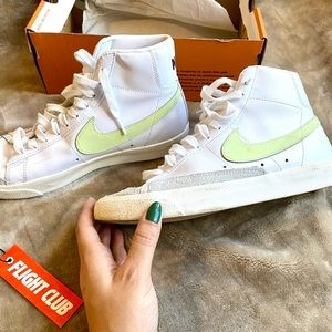 NIKE W BLAZER MID ‘77